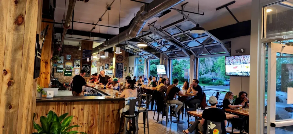 picture of crazy moutain brewing in denver