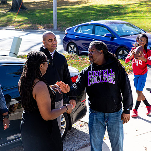 Alumni of color outside the Inez Stoner House